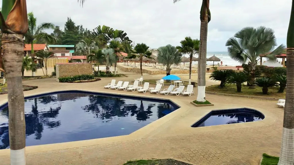 Baja Montañita Beach Resort
