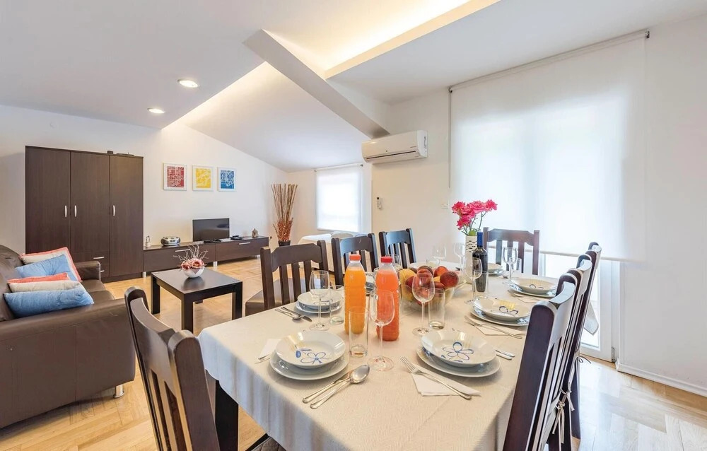 Stunning Home in Porec With Wifi and 3 Bedrooms