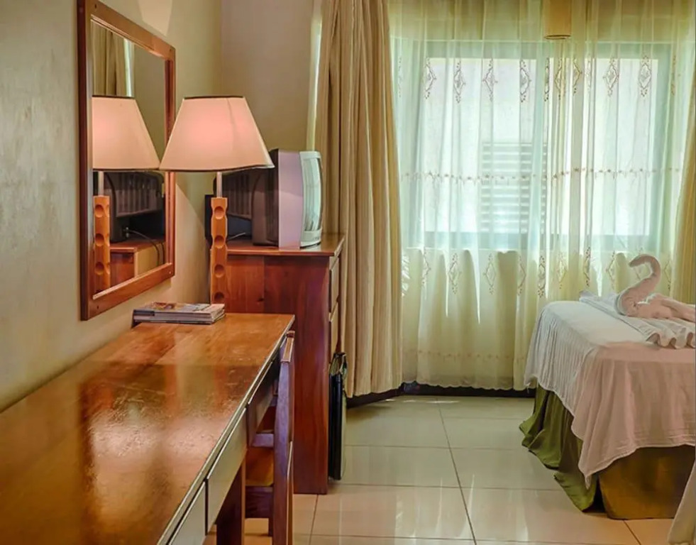 Caye Caulker Plaza Hotel