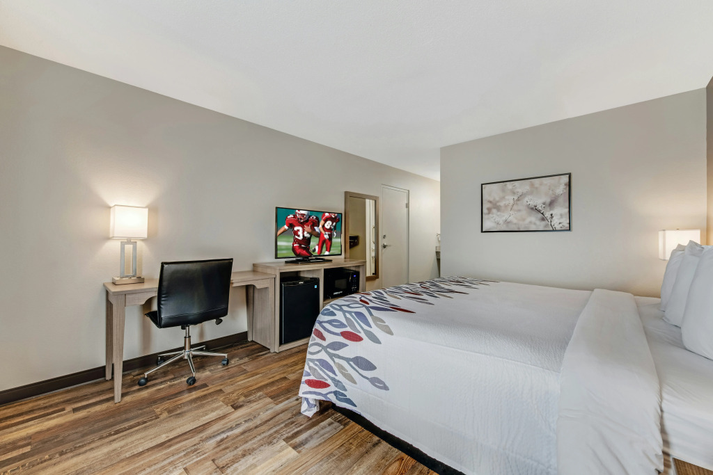 Red Roof Inn & Suites Wilkesboro