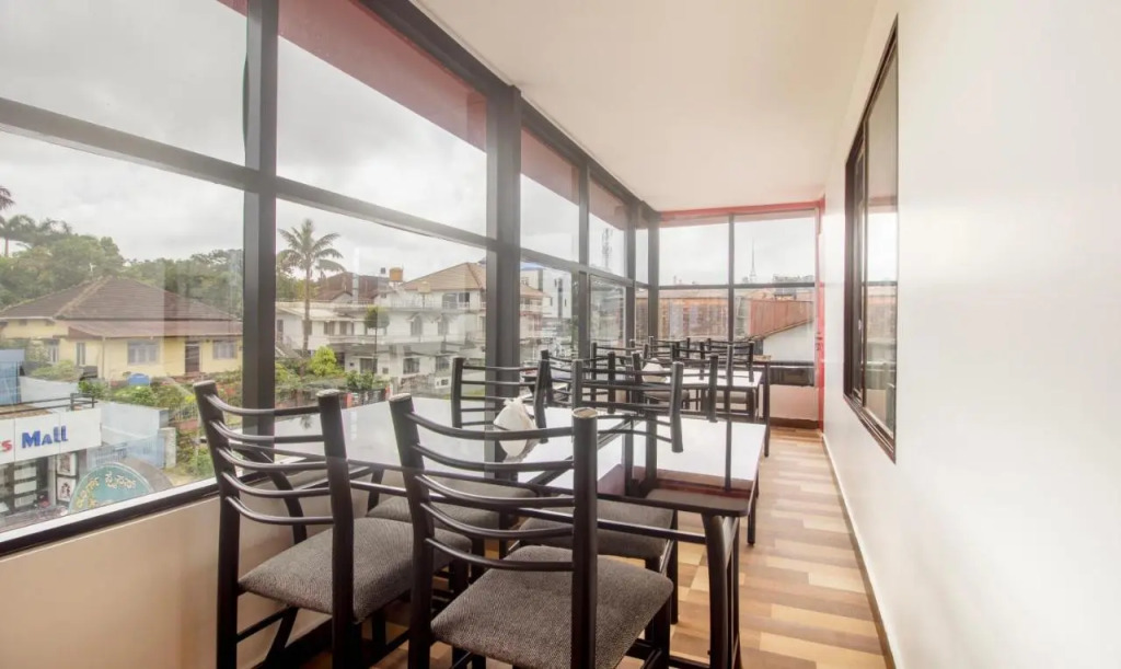 Treebo Elite Plaza, 700 Mtrs From Madikeri Fort