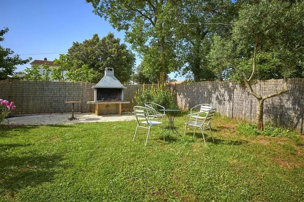 Villa With 4 Bedrooms in Ližnjan, With Private Pool, Furnished Terrace and Wifi Near the Beach
