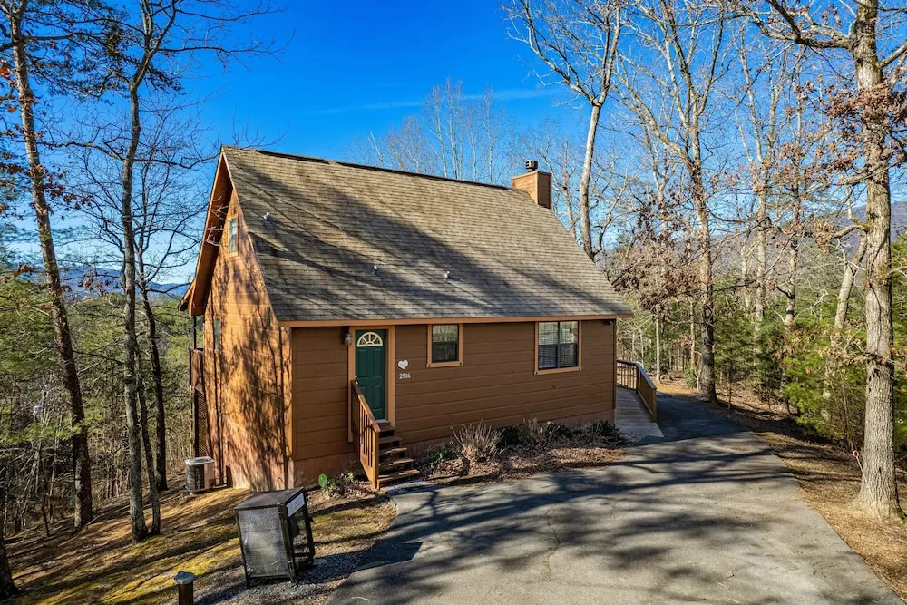 Windsong 2 Br cabin by RedAwning