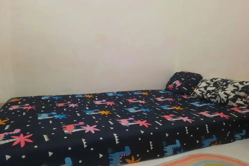 OYO Life 93160 Kost Jenny Karawang
