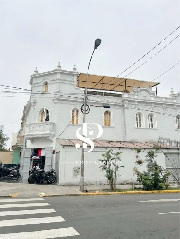 Casa Águila y Cóndor Miraflores