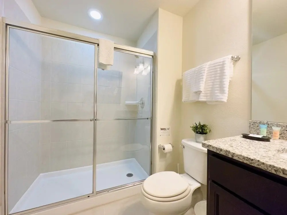 Beautiful Brand New 5 Bed with Pool And SPA (2481 Villa