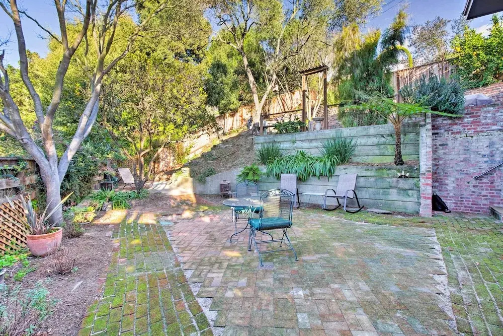 Walk to Keller Beach: Waterfront Studio w/ Hot Tub