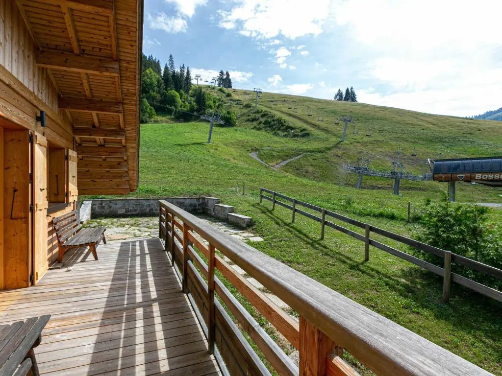 Chalet*** La Clusaz: sur les pistes, 10 pers, terrasse, garage, Wifi, linge inclus - FR-1-437-80