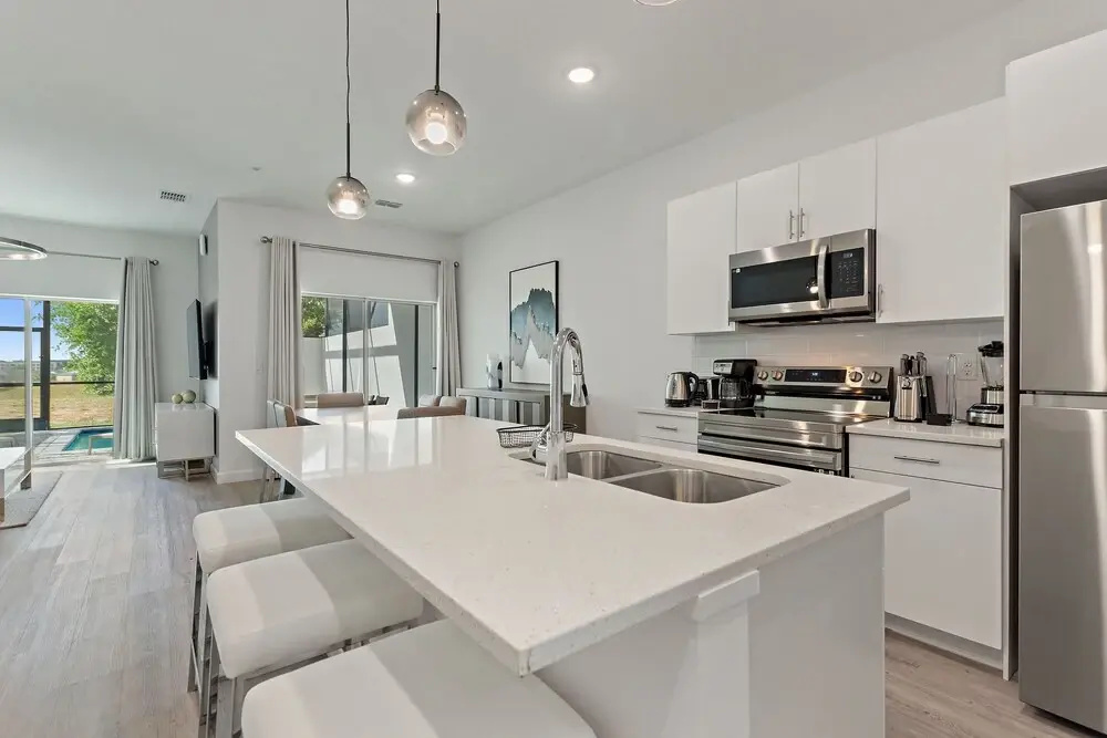 Harmony Haven - Boutique Townhome at Azur Resort Near Disney by Shine Villas