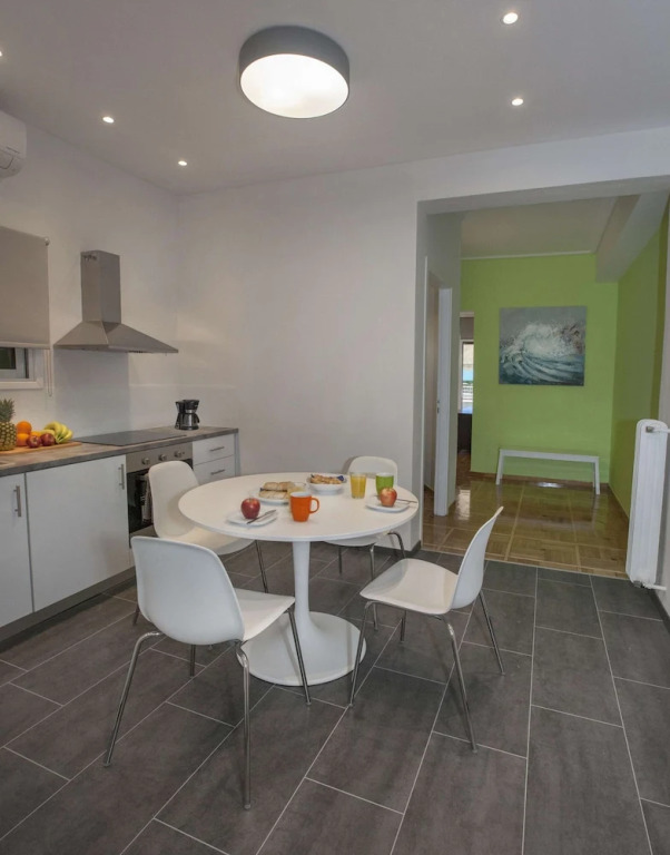Modern Apartment close to Acropolis Museum by GHH