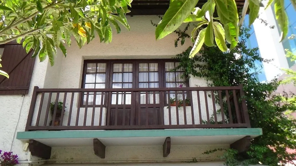 "HOTEL BOUTIQUE LA MAISON DE LA BOLIVIE" Casa de Huéspedes