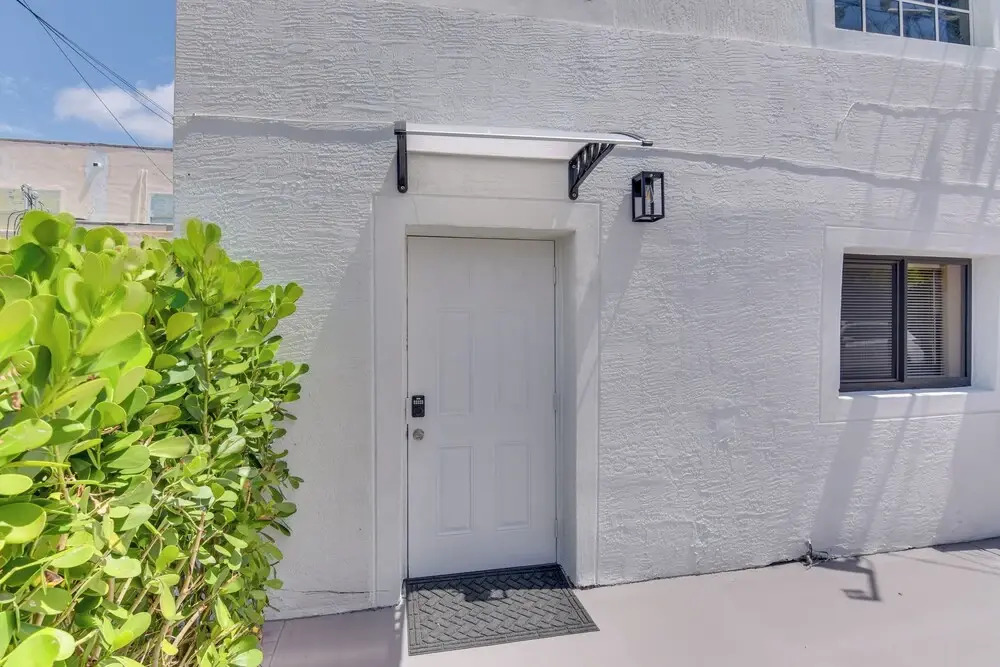 Refreshing Miami Apartment: 4 Mi to the Beach!
