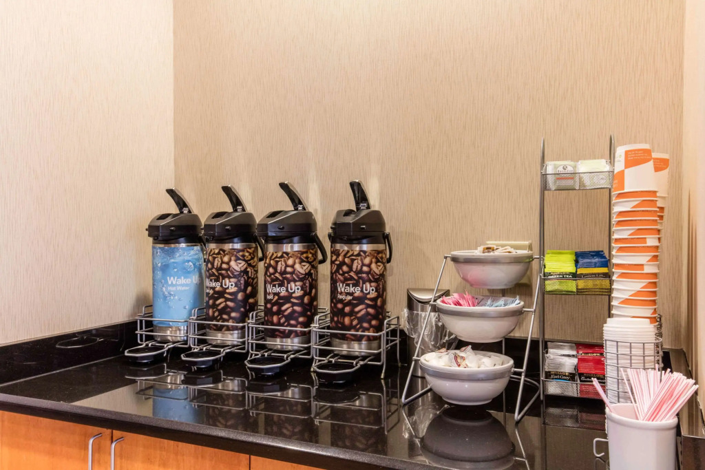 Comfort Suites Murfreesboro Shopping District