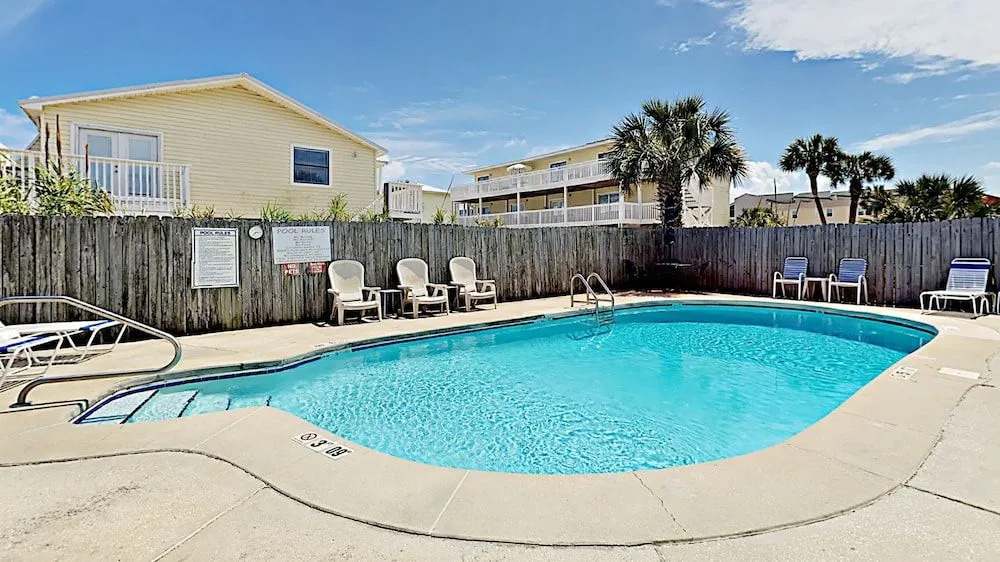 Gulf Shores Condo Ideal for Snowbirds by RedAwning