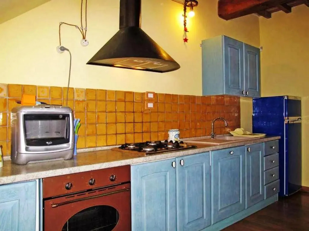 7 bedrooms villa with private pool enclosed garden and wifi at Loc Ramazzano Perugia