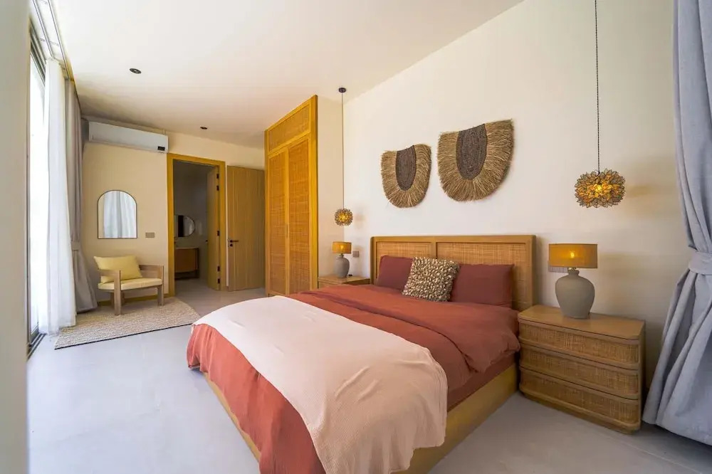 Ultra-Modern 6-Bedroom in GolfCourse PH6
