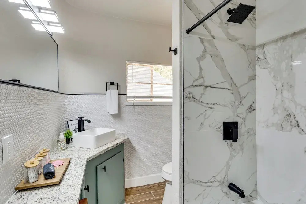 4 Mi to Fort Sill: Modern Home w/ Private Yard