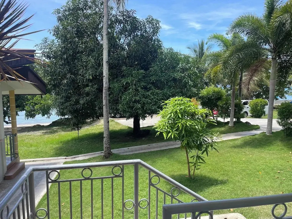 Reef Waters Resort