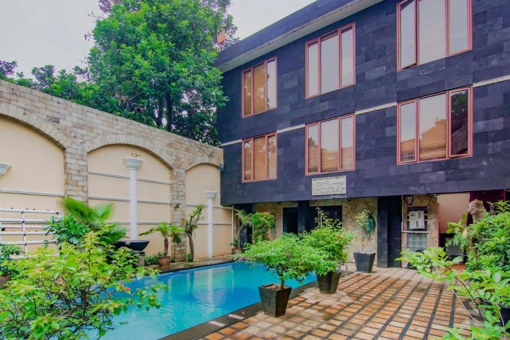 OYO 90094 Gayatri Residence