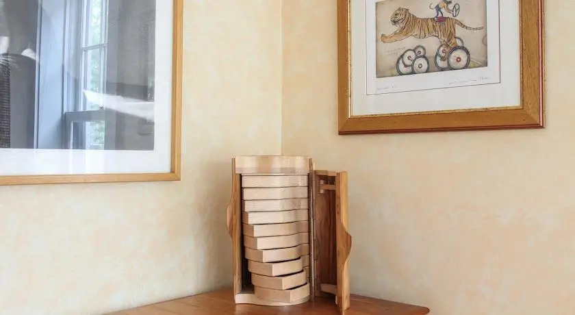8th Street Townhouse by onefinestay