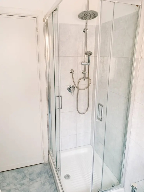 City Bb Chic Room With Shared Bathroom