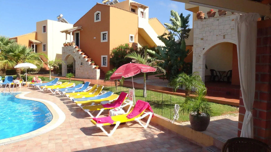 Dia Apartments