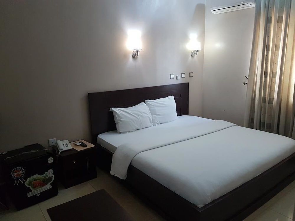 Grand Valley Hotel