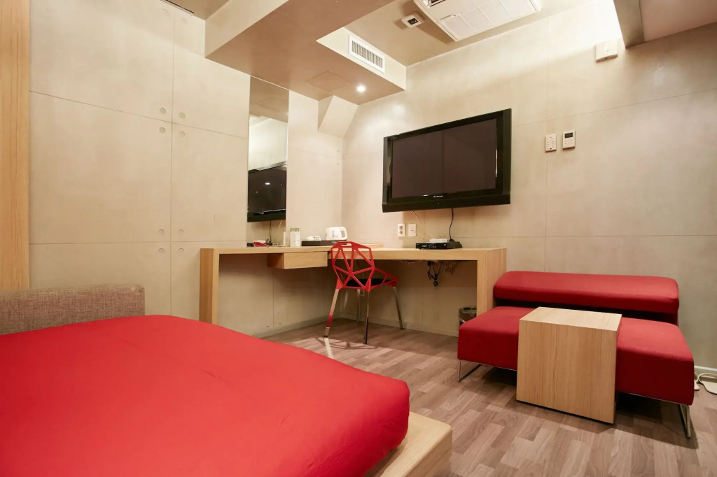 Tria Hotel