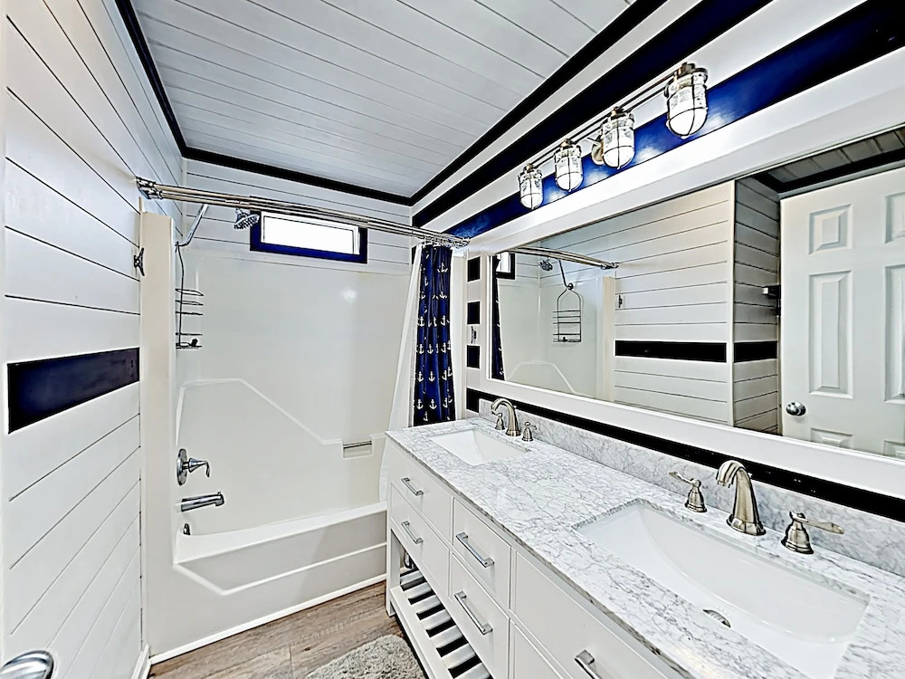 New Listing! Coastal W/ Pool, Walk To Beach 4 Bedroom Home