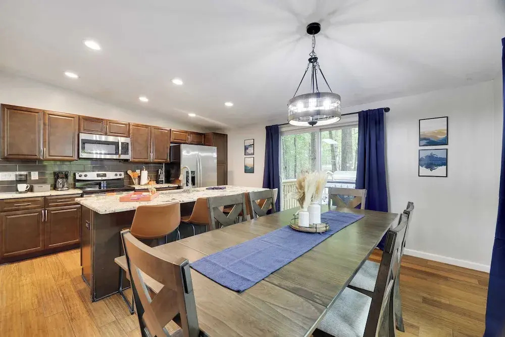 Moshannon Tree-lined Pocono Retreat w/ Hot Tub, Firepit & Pool Table