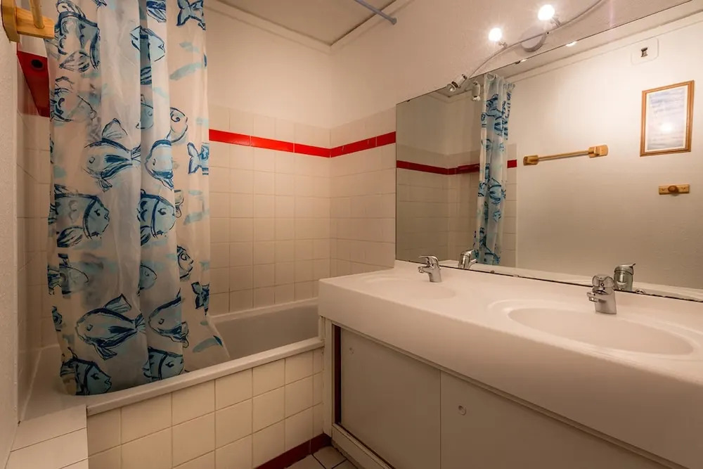 CHORE - Appartement de 80 m² dans un chalet. Centre Val d'Isère.