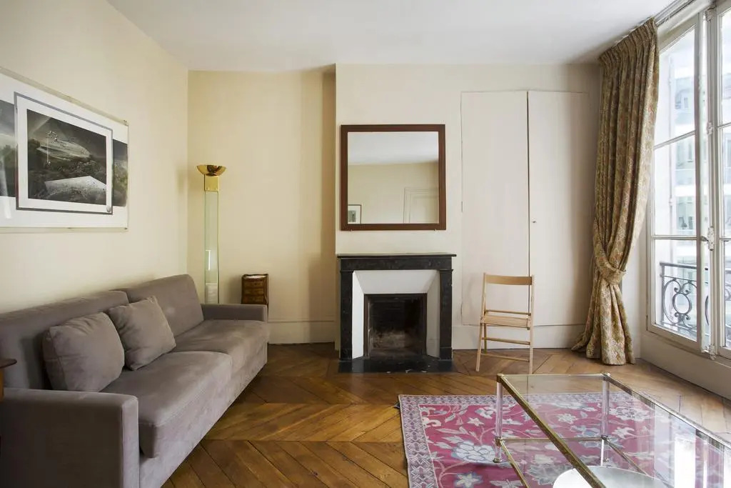 Quai dOrsay Apartment