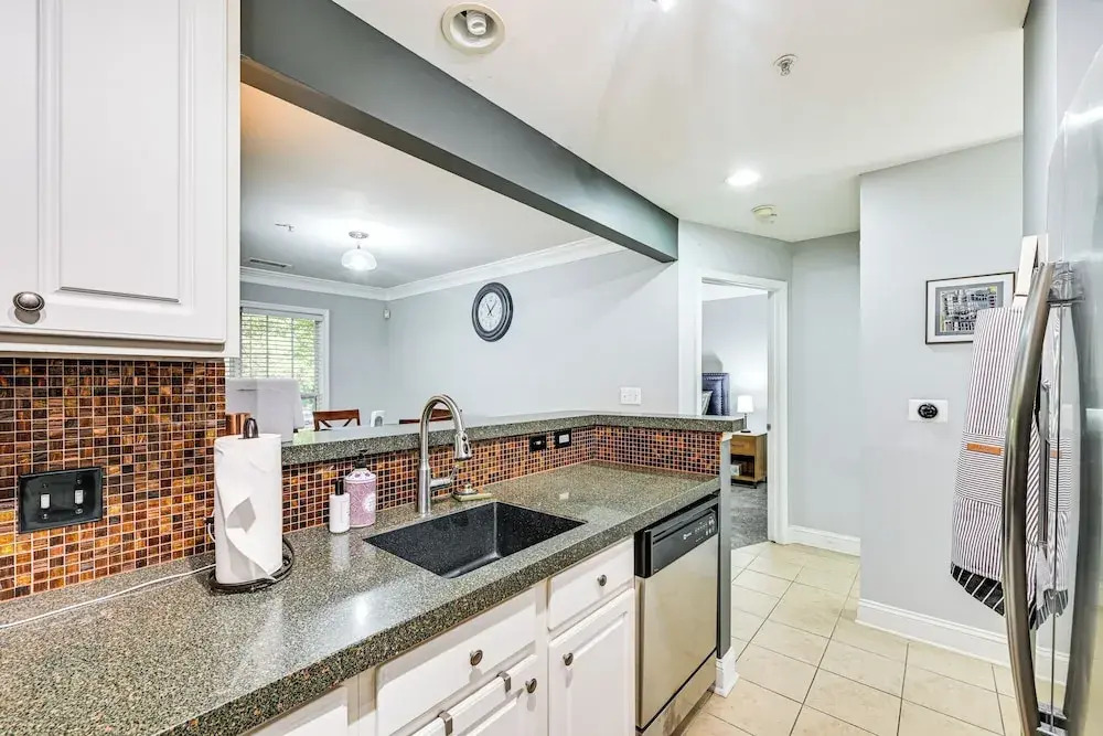 1/2 Mi to Bank of America Stadium: Uptown Condo!