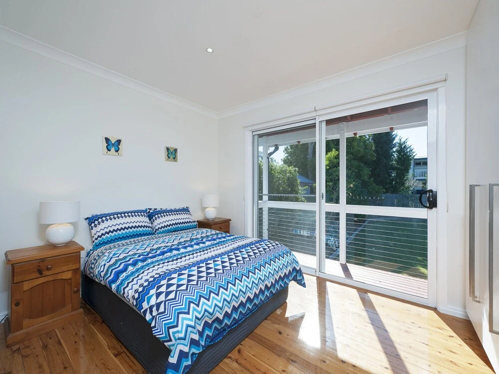 Rubys Retreat, 44 Achilles Street - pet friendly, aircon, wifi & boat parking