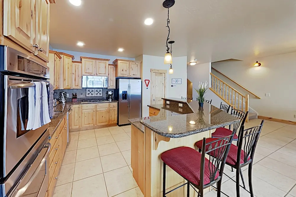 New Listing! Mountain-view Ski W/ Hot Tub 4 Bedroom Home