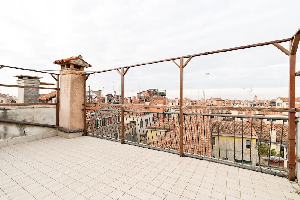 Ponte di Rialto Penthouse with Panoramic Terrace