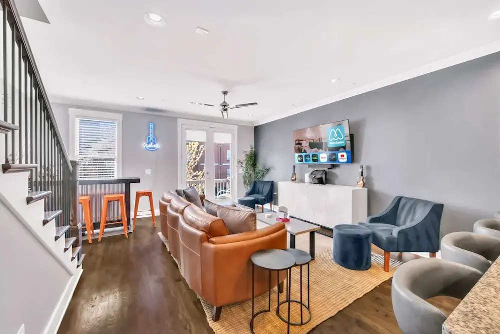 Close to DT Game Garage Bar Large Living Room