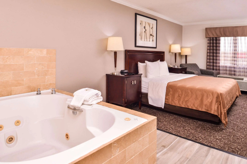 Quality Inn & Suites Beaumont