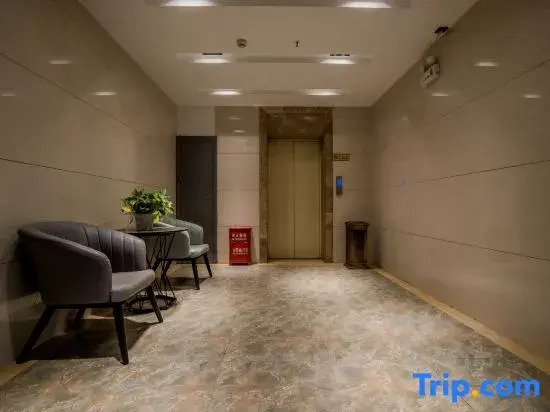 Yinchuan Erdos Hotel (Nanmen square airport bus store)
