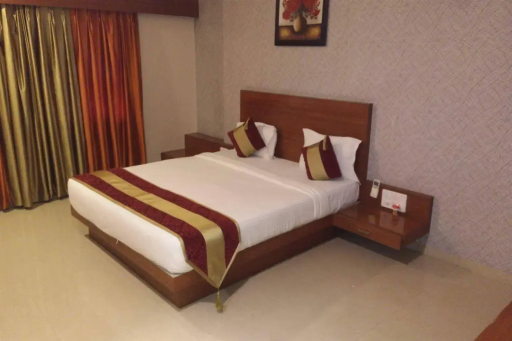 Hotel Shri Khedapati International