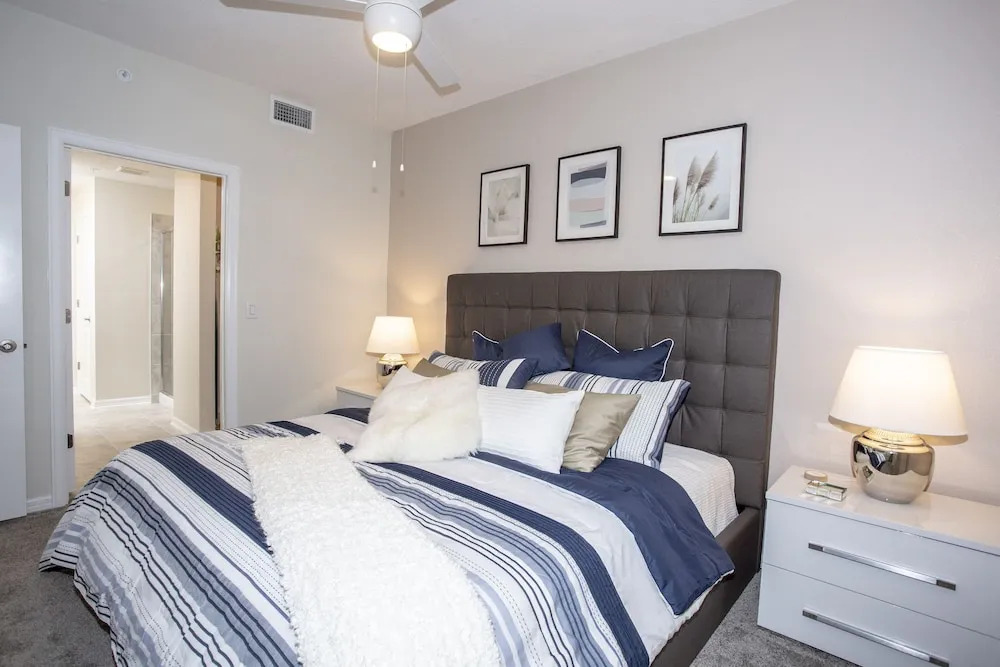 Gorgeous Two Bedroom Apt Close to Disney 306 4721 Storey Lake Resort