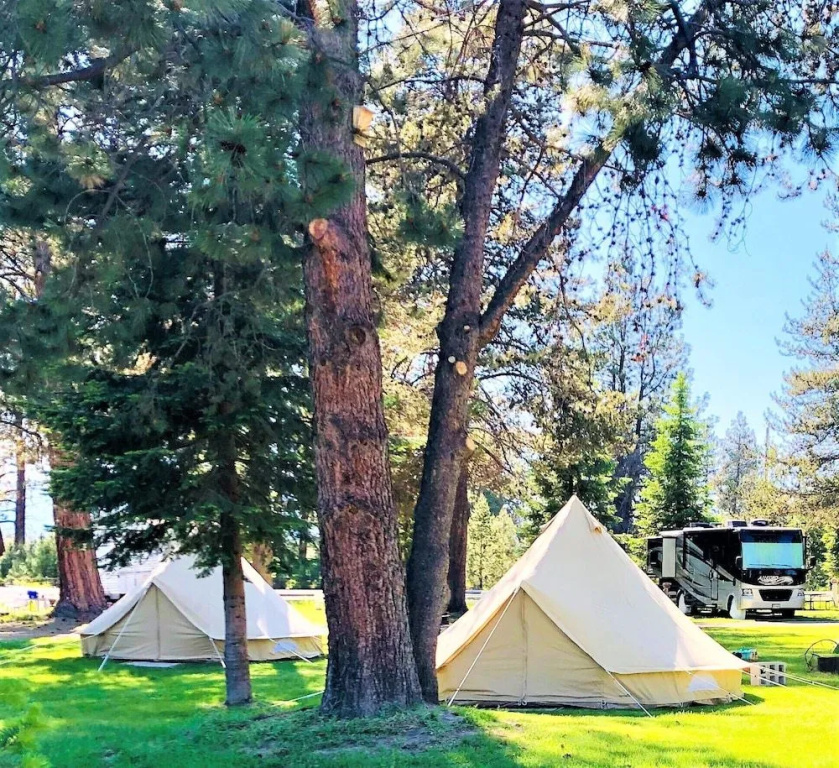 Crater Lake Resort