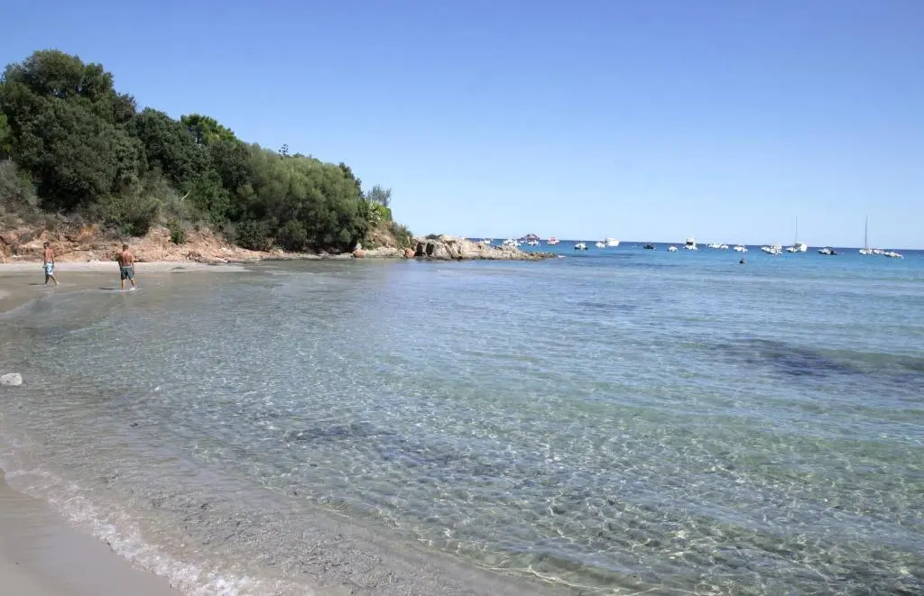 Three-room apartment for 6 people with air conditioning near Porto Vecchio