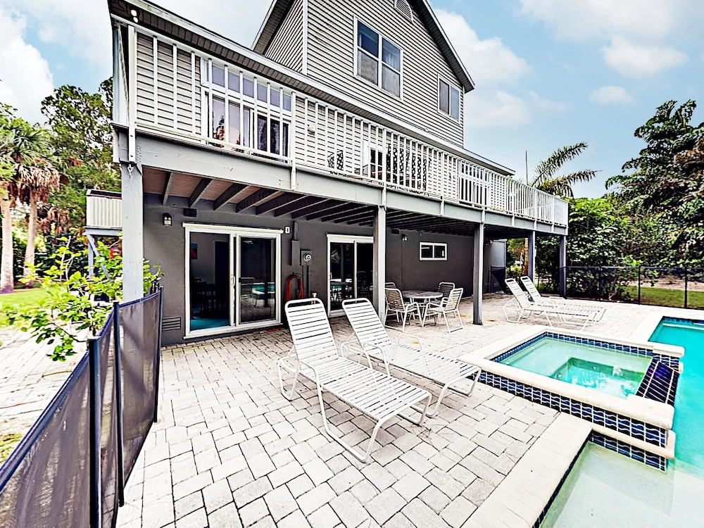 New Listing! Siesta Key Paradise W/ Private Pool 3 Bedroom Home