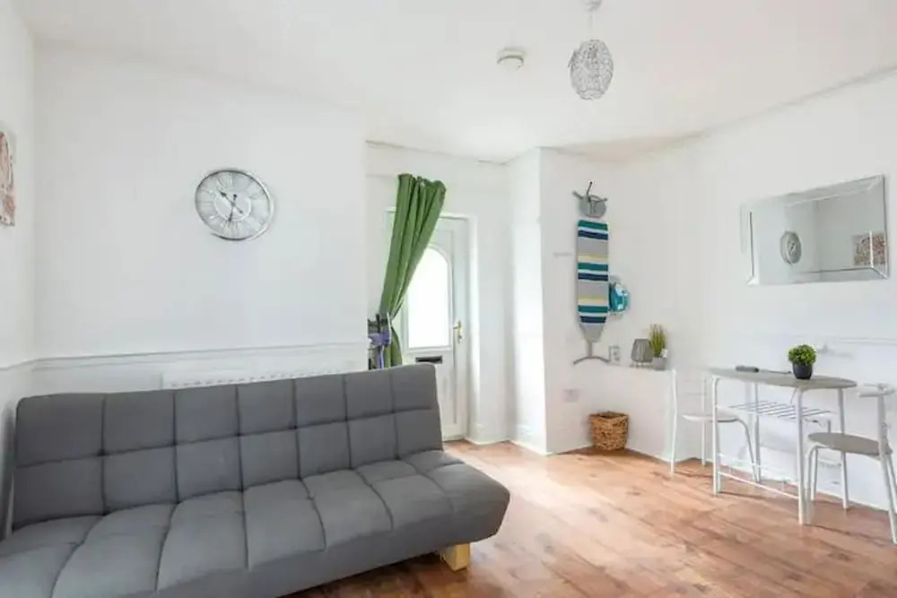 Cheerful Maisonette in the Heart of Orrell Park