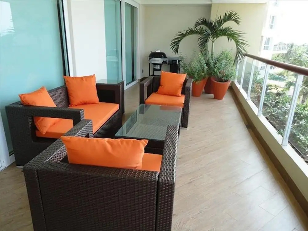 Unlimited Luxury Villas - Del Canto Condo