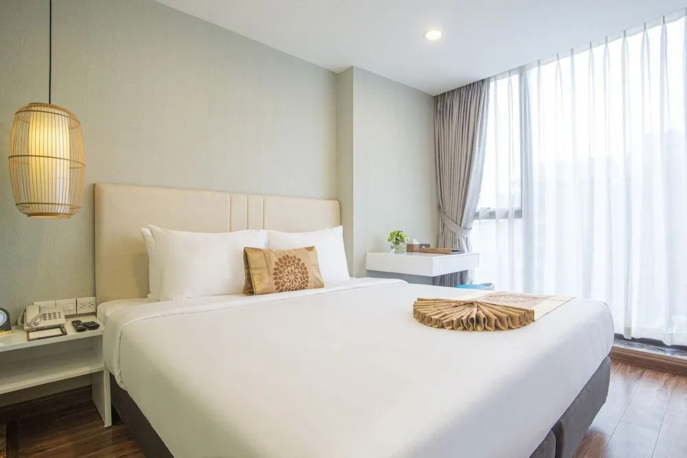 Bridge Lakeside Room For Rent Hanoi