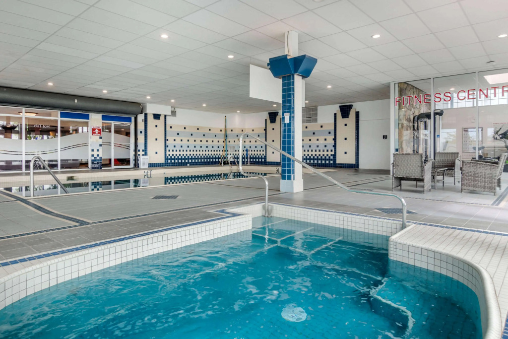 Super 8 by Wyndham Macleod Trail Calgary