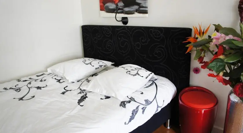 Rive Gauche Comfortable