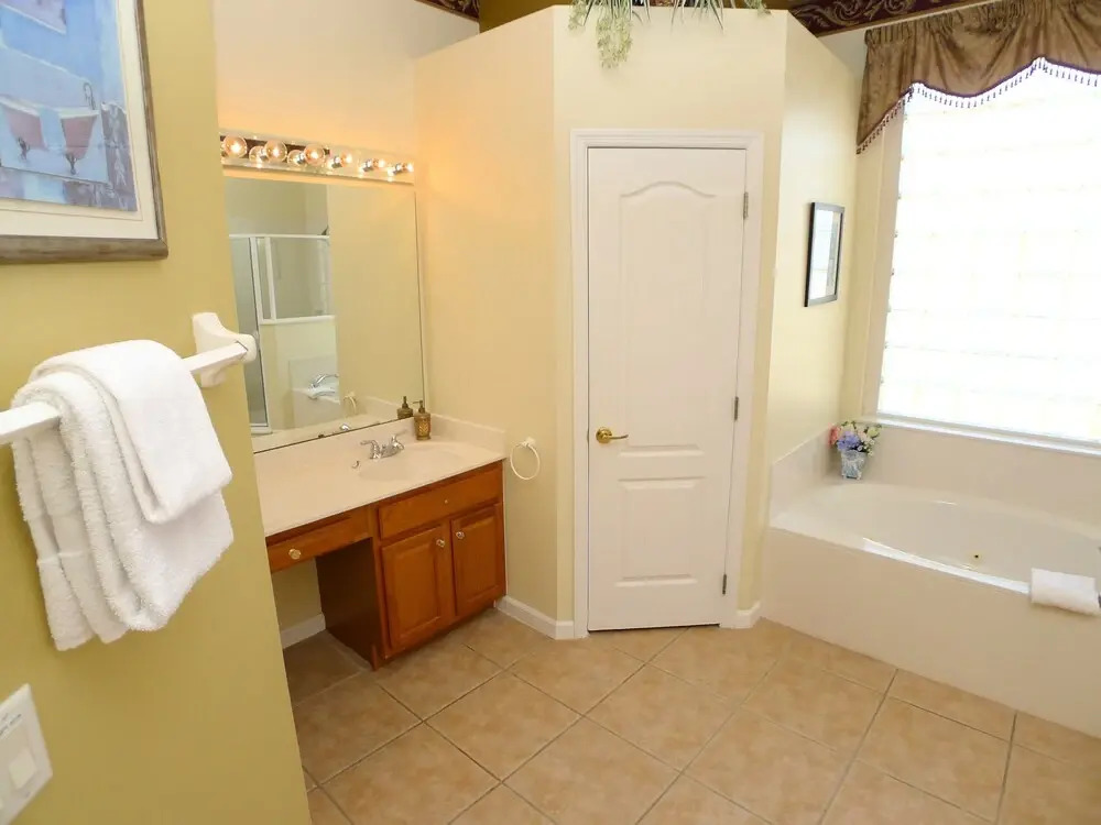 4 BED Pool Home ON Golf Community